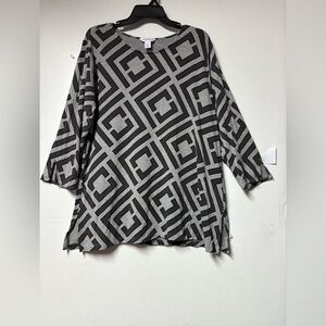 Liz Claiborne Black and Gray Geometric Tunic